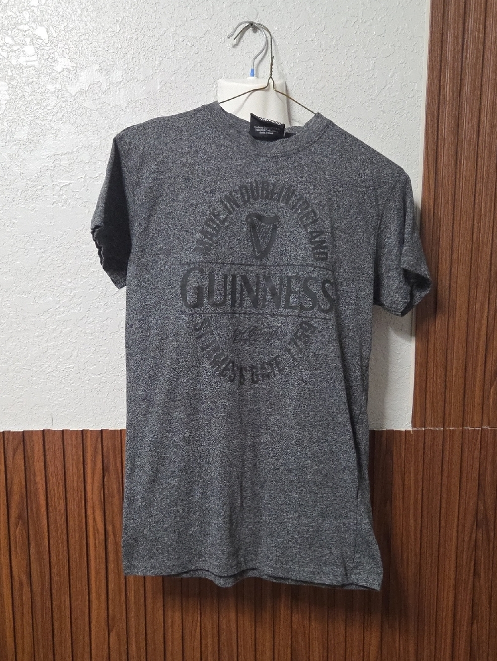 Guinness Men's Dark Heather Gray Logo Short Sleeve Tee[1074] Small Sz